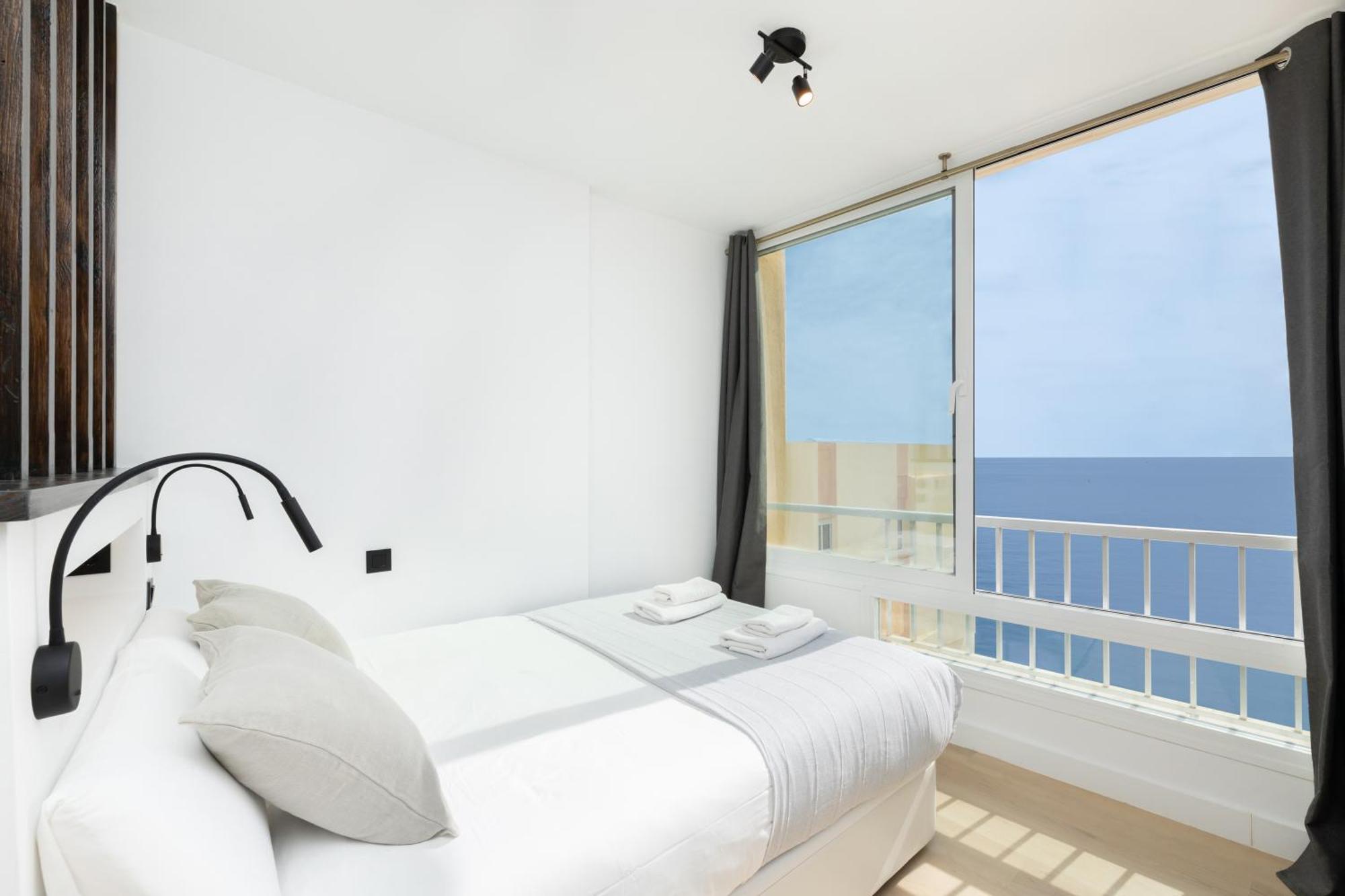 Apartment Beachfront Ph With Amazing Views Rdr357